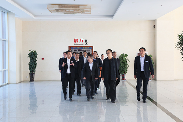 热烈欢迎中国网库董事长王海波一行莅临集团参观指导