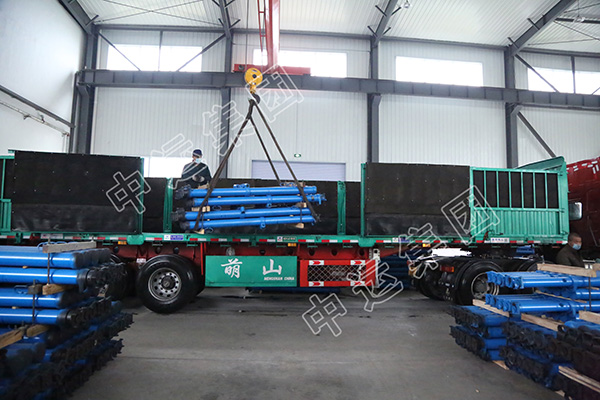 集团一批矿用单体液压支柱发往山西寿阳