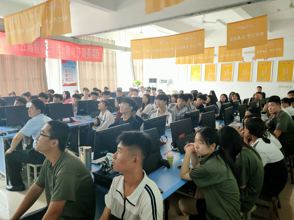 集团应邀参加济宁市技师学院企业宣讲会
